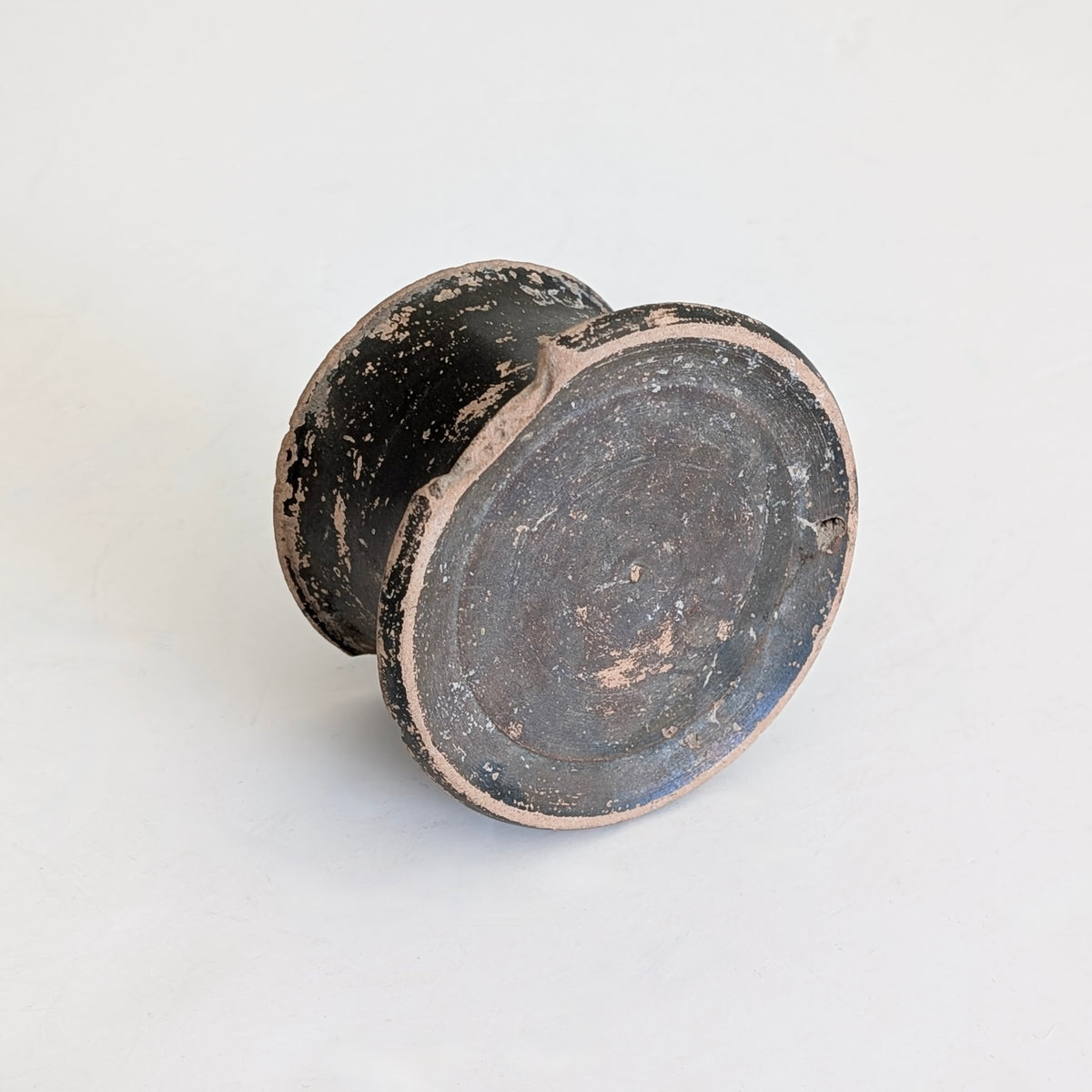 An Ancient Roman Republic Black Glazed Pyxis, Campania, Italy circa 200 BC