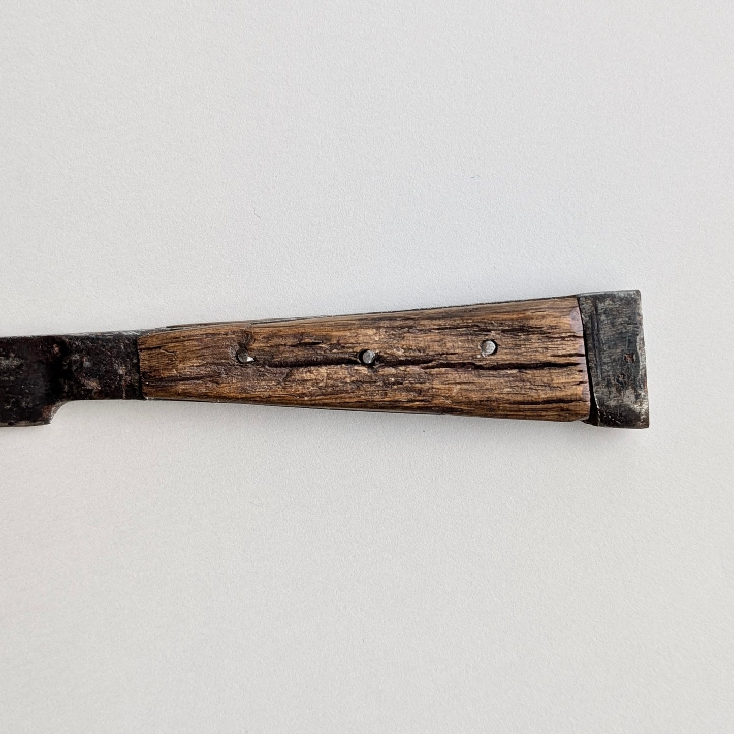 An Iron Scale-Tang Handle Knife, circa 1500 - 1600