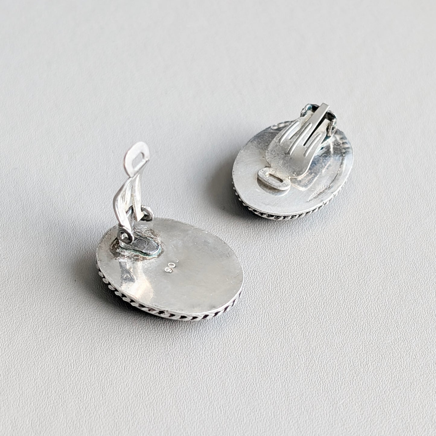 Pair of .900 Silver Dyed Howlite Clip On Earrings