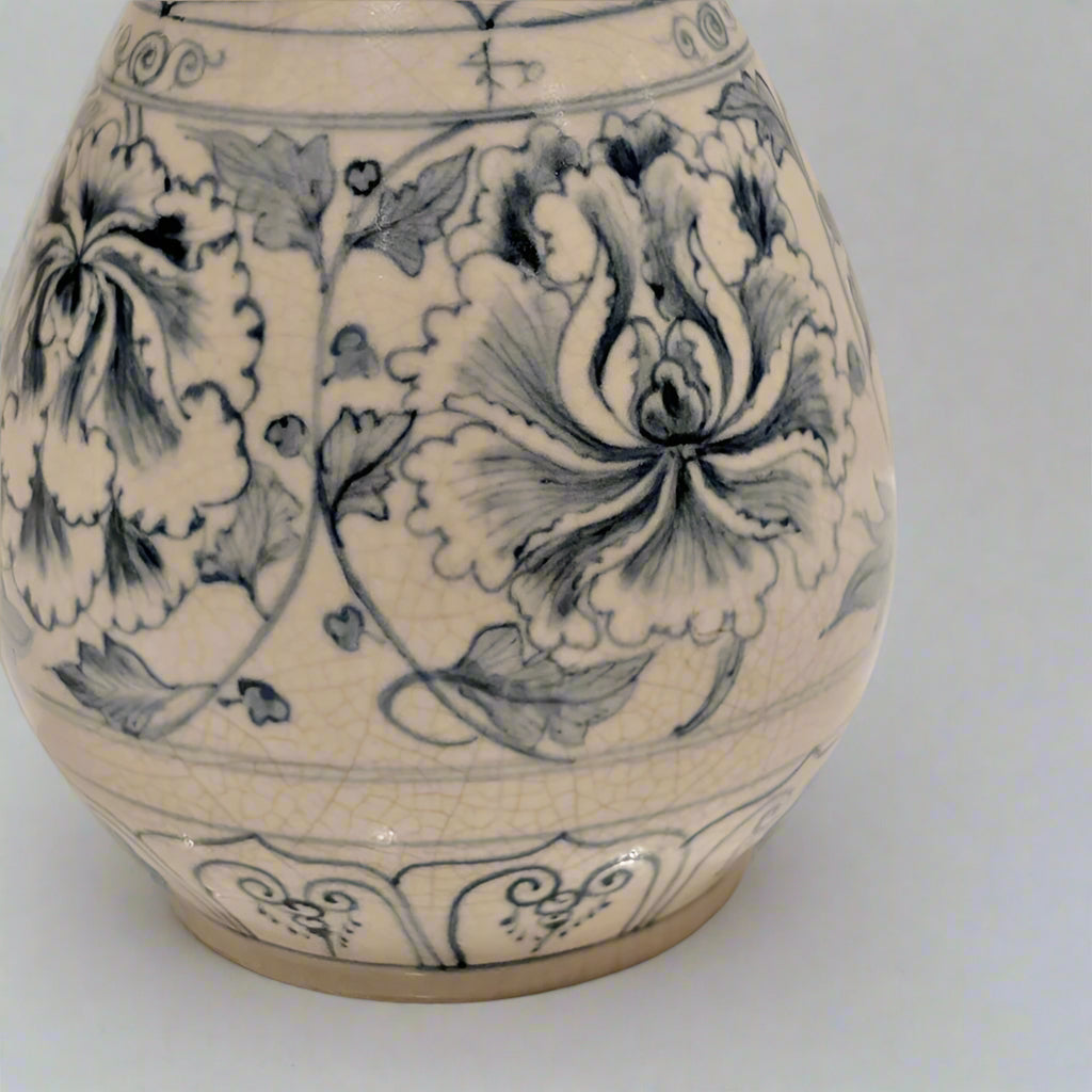 A Vietnamese Chu Dau Pottery Vase, 20th Century