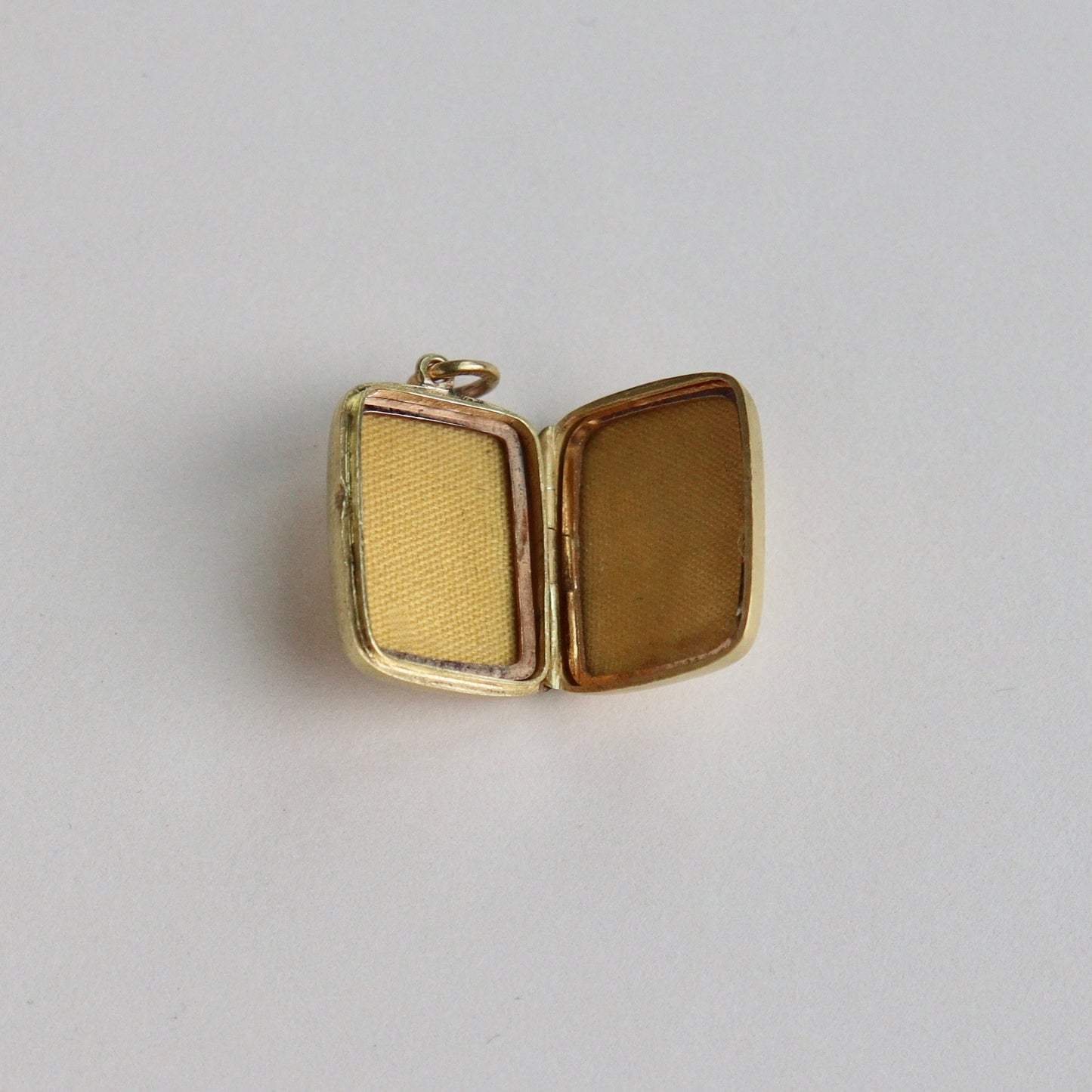 A Birmingham 15ct Gold & Diamond Locket, c1899