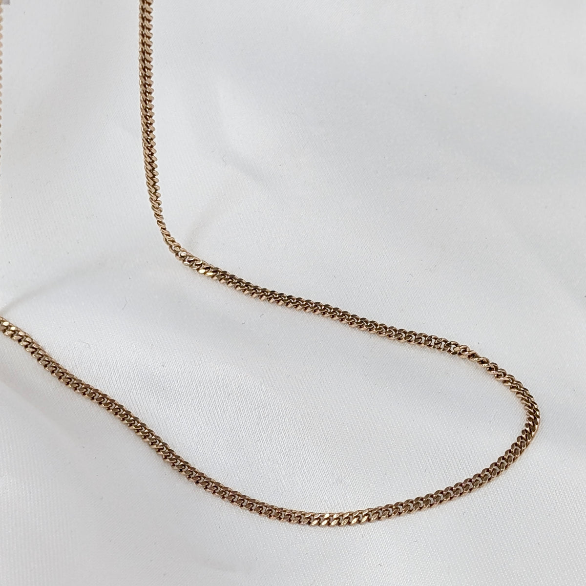 A 9ct Yellow Gold Curb-Link Chain, 46cm