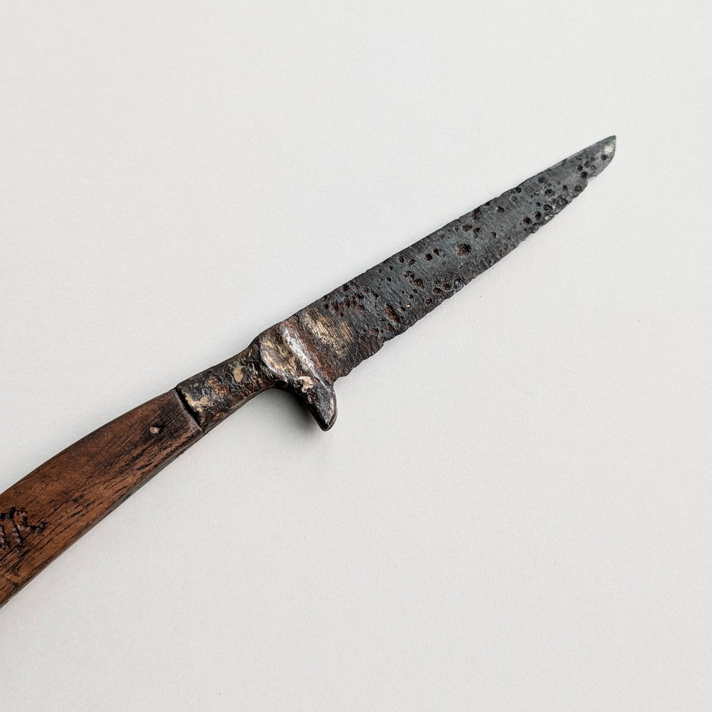 An Iron Scale-Tang Handle Knife, circa 1600