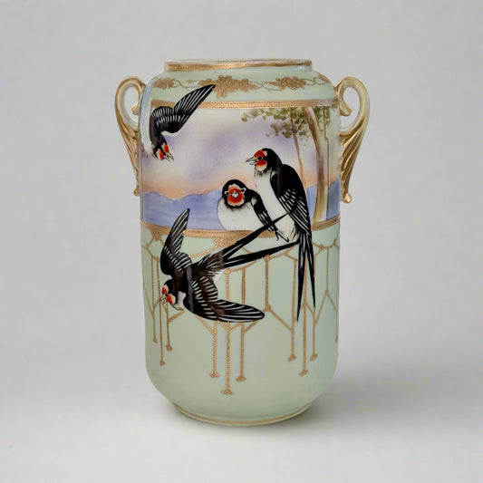 Kinjo China Nippon Vase, c1910