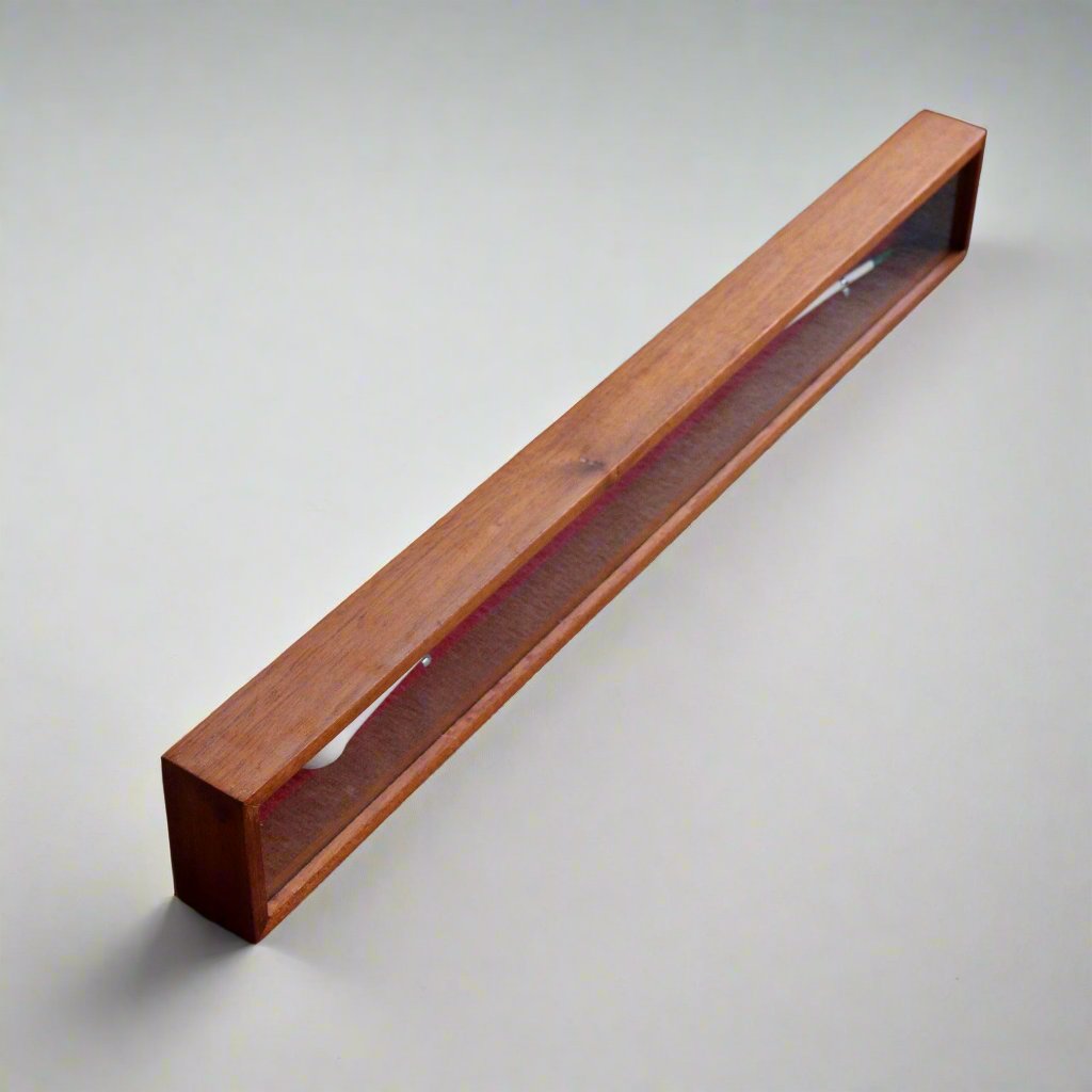 A Long Churchwarden Clay Pipe in Cedar Display Case