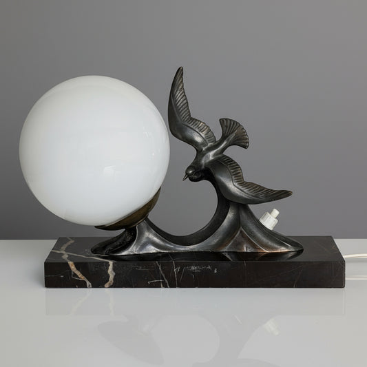 An Art Deco French Spelter & Marble Seagull lamp, c1930