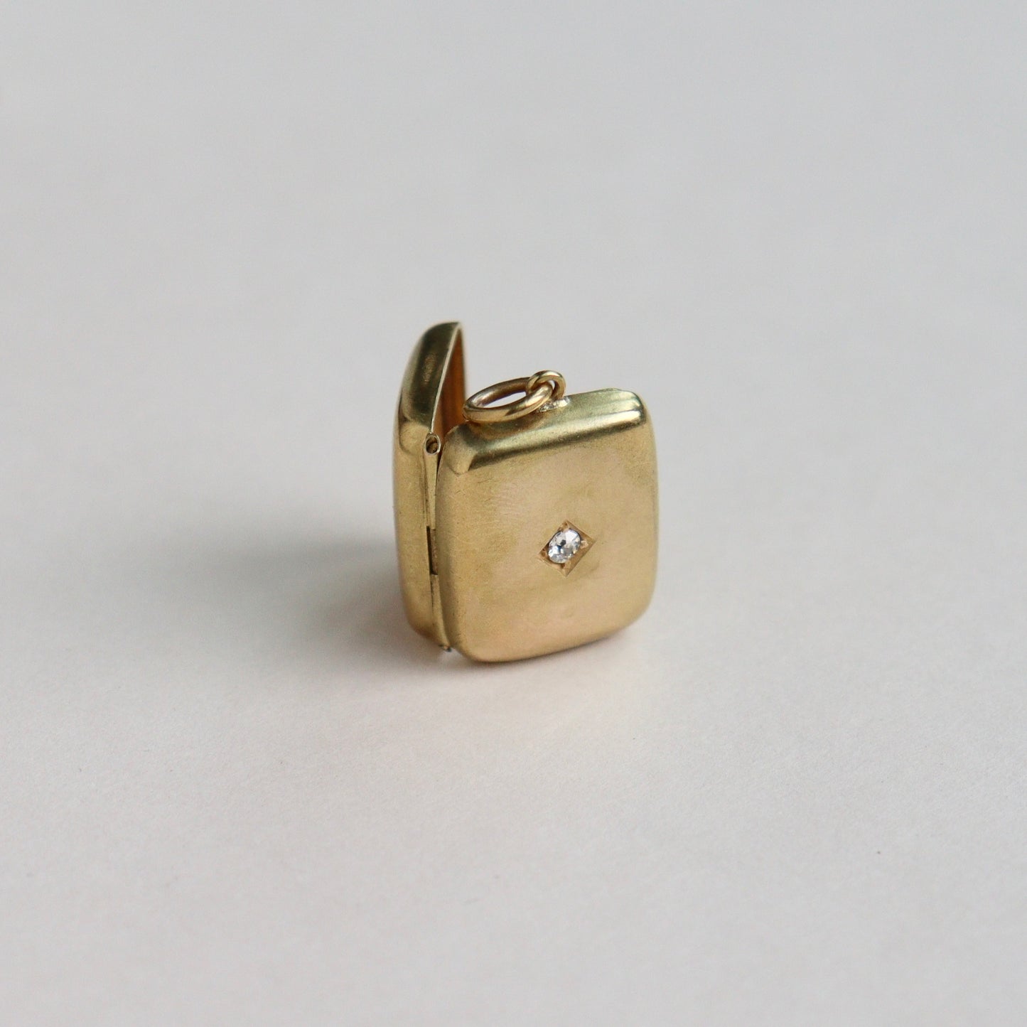 A Birmingham 15ct Gold & Diamond Locket, c1899