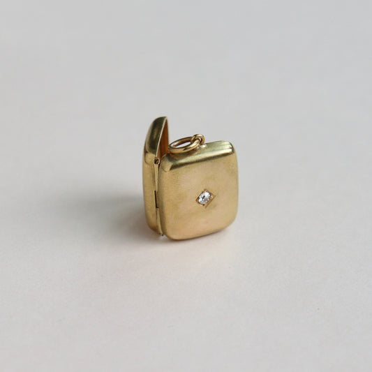 A Birmingham 15ct Gold & Diamond Locket, c1899