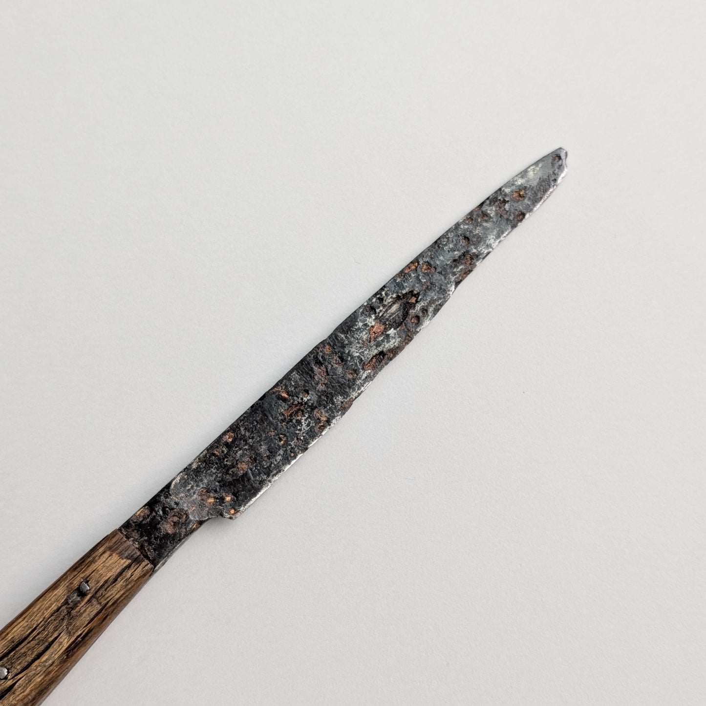 An Iron Scale-Tang Handle Knife, circa 1500 - 1600