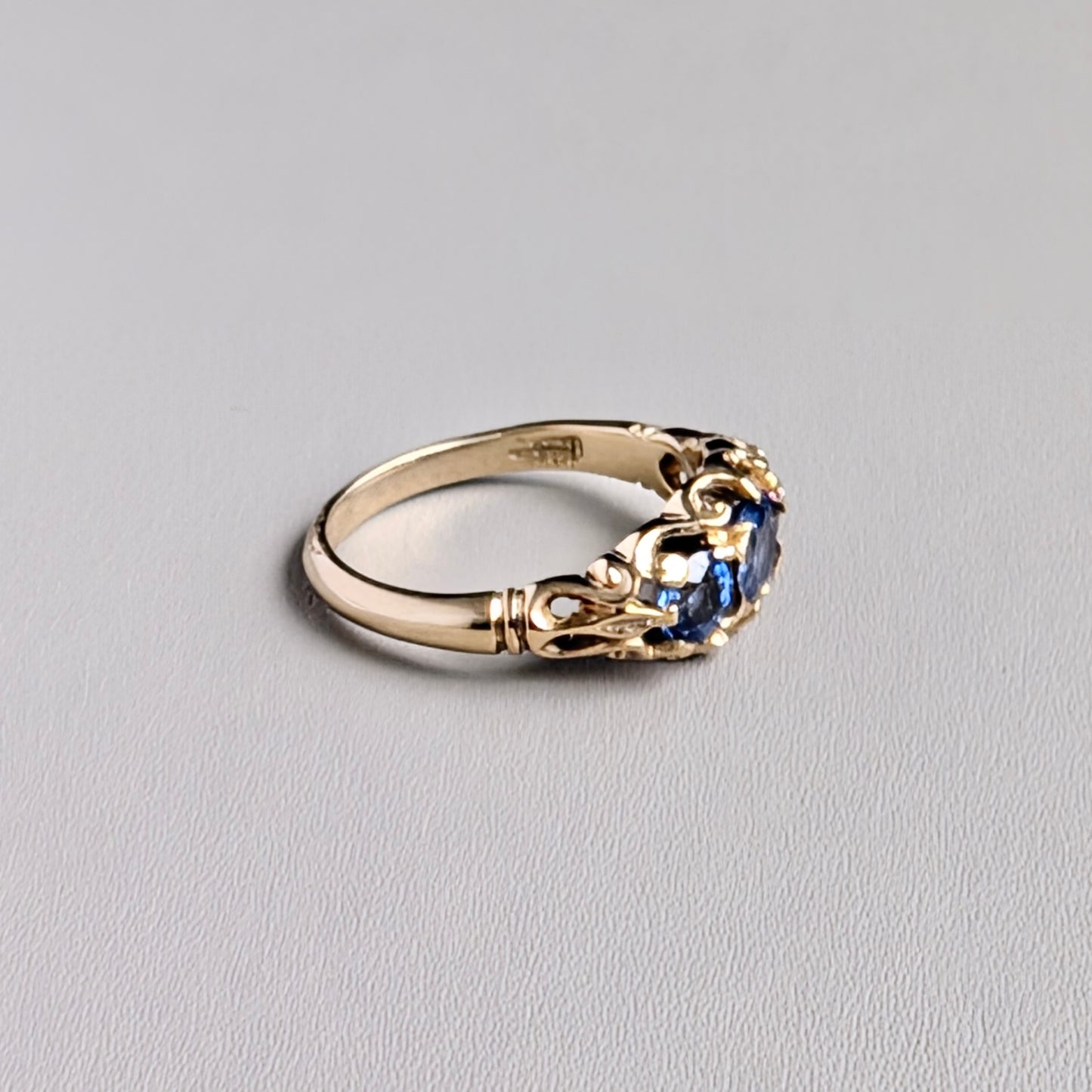A 9ct Yellow Gold Victorian Style Blue Sapphire Ring