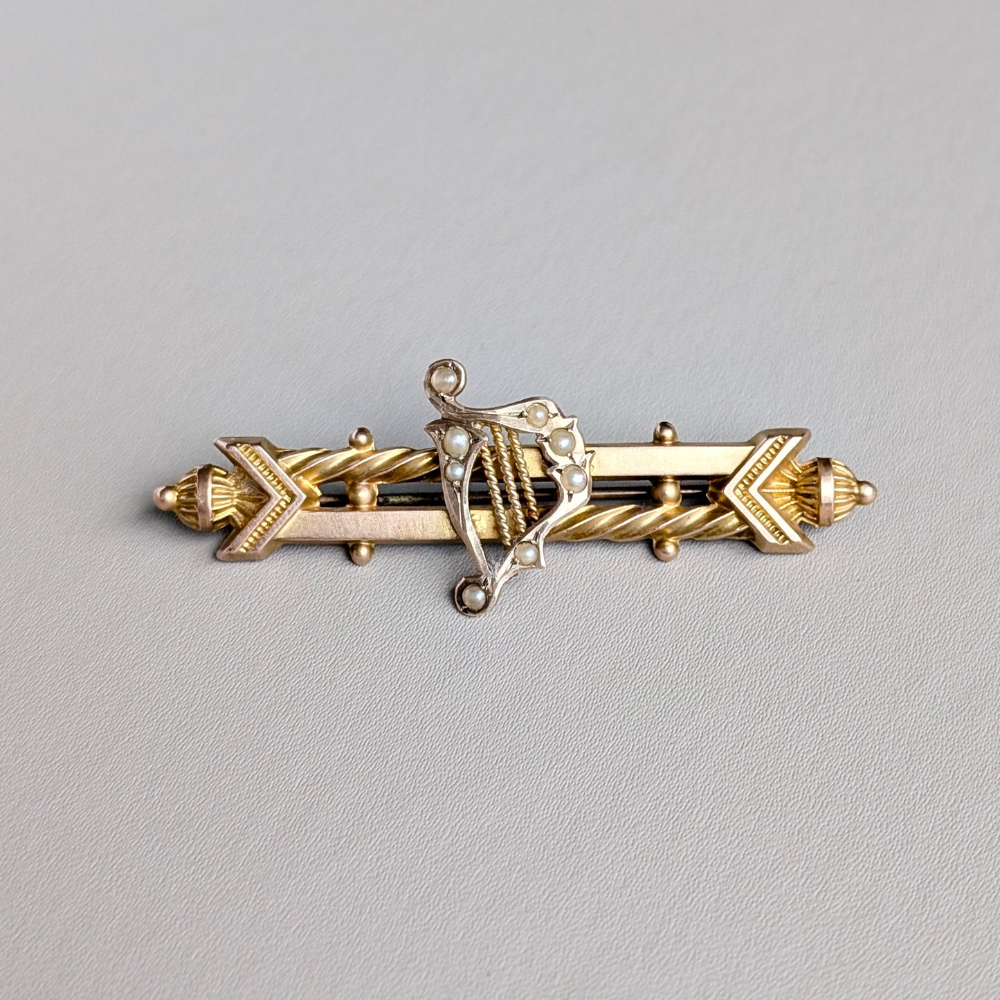 A 9ct Yellow Gold Seed Pearl "Harp" Brooch by Willis & Sons, c1890