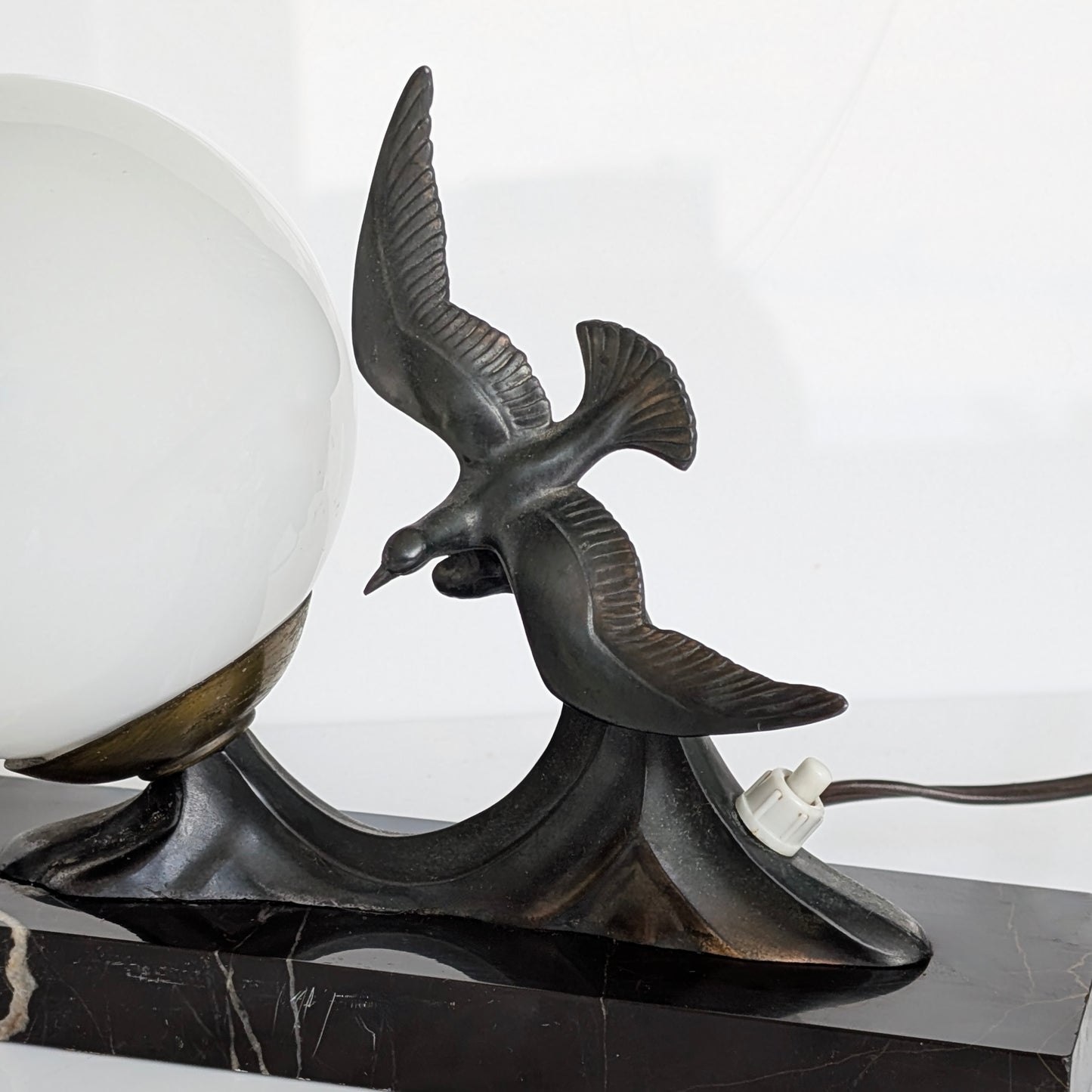 An Art Deco French Spelter & Marble Seagull lamp, c1930