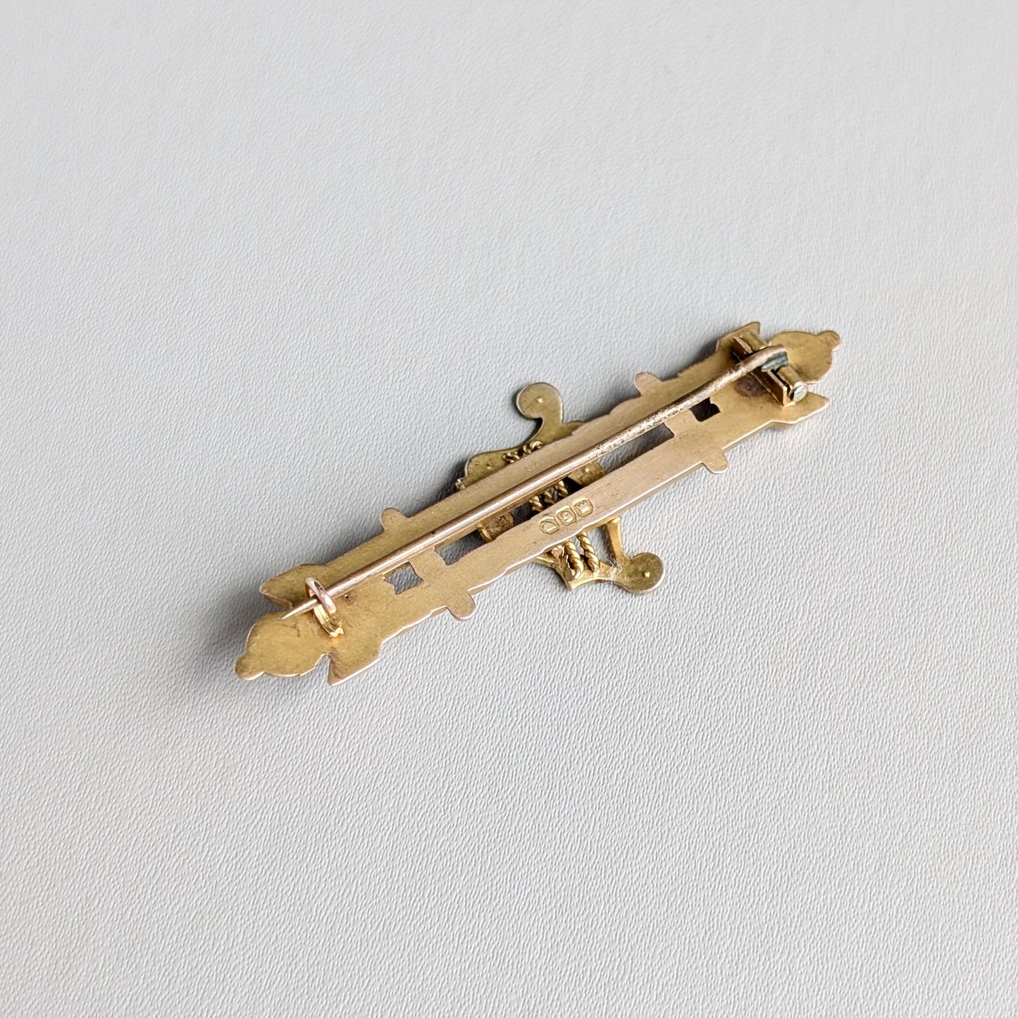 A 9ct Yellow Gold Seed Pearl "Harp" Brooch by Willis & Sons, c1890