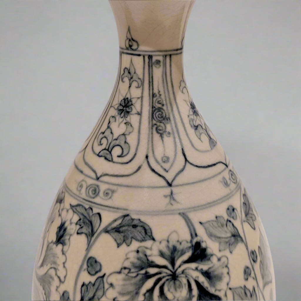 A Vietnamese Chu Dau Pottery Vase, 20th Century
