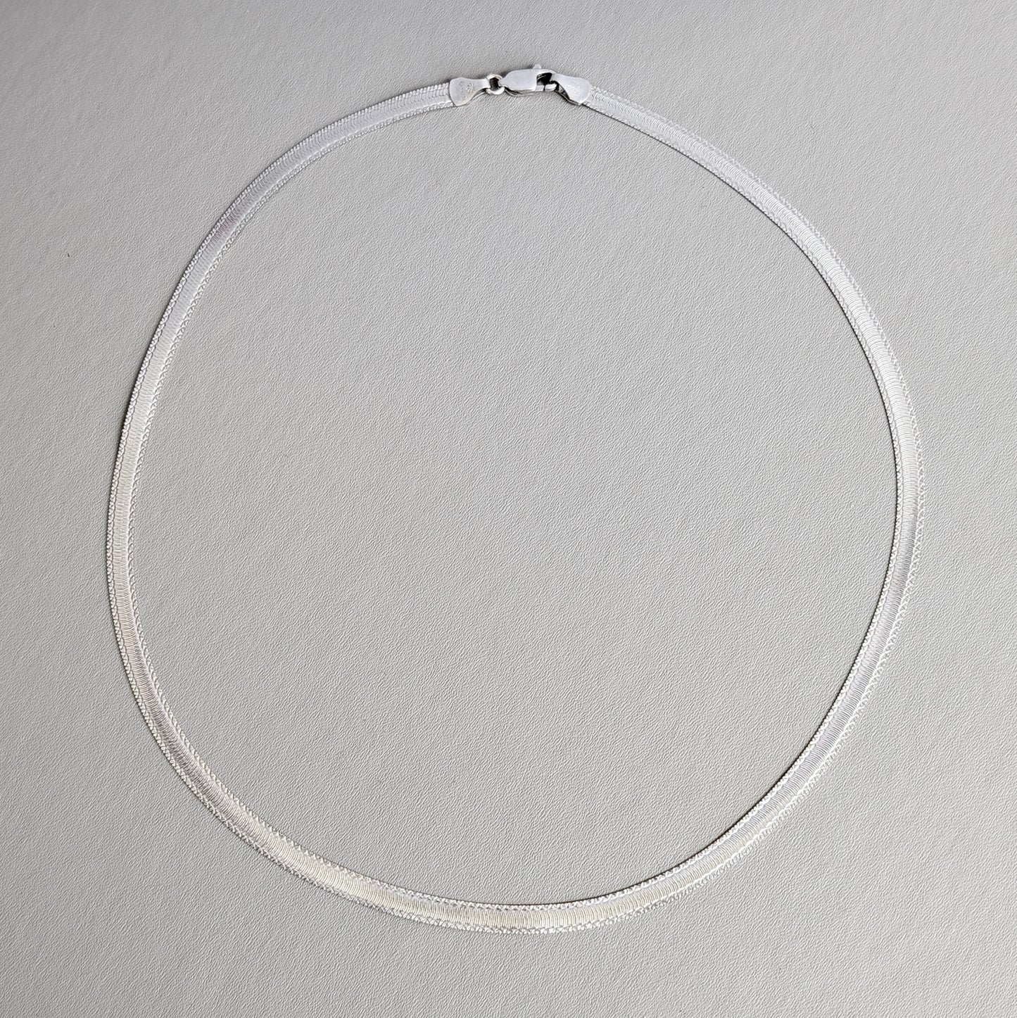 Italian 18ct White Gold Flat Herringbone Link Necklace
