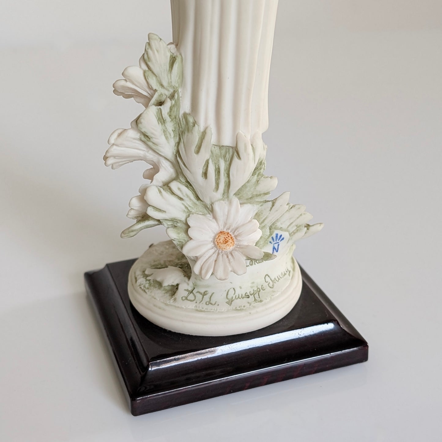 Giuseppe Armani Florence 'Daisy' Figurine