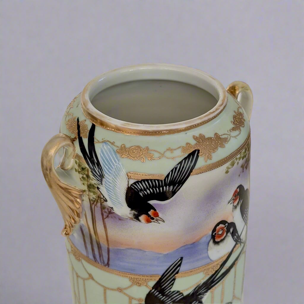 Kinjo China Nippon Vase, c1910