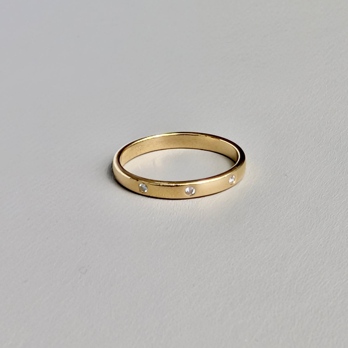 18ct Yellow Gold Three Diamond Ring